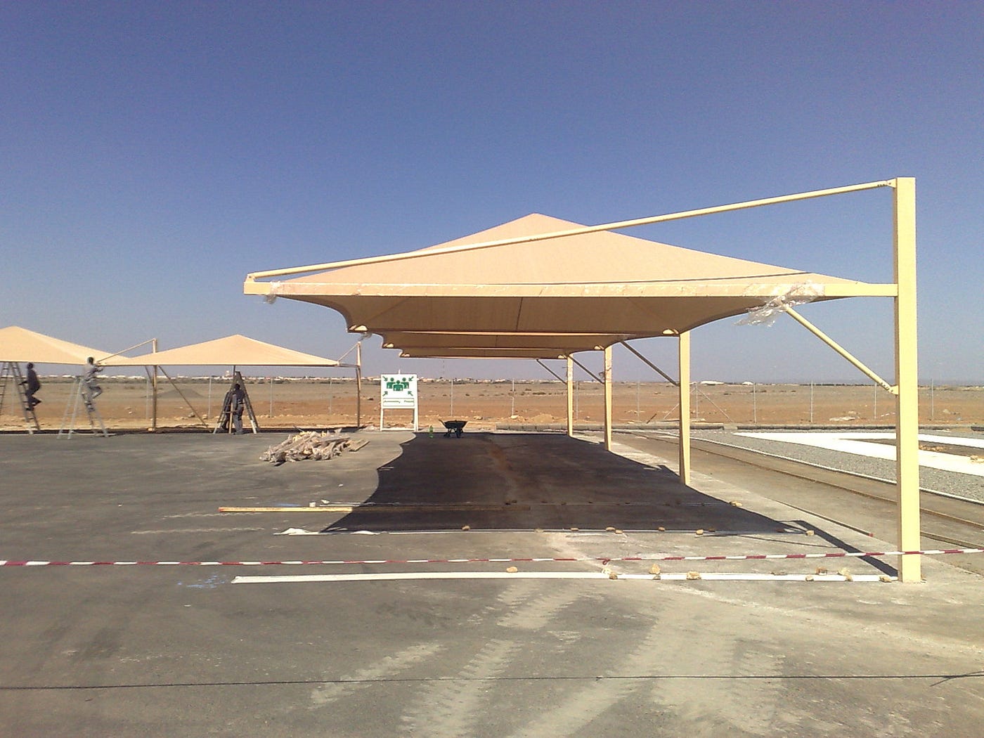 تركيب مظلات هرمية في الرياض